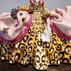 curso de cerámica menina de leopardo